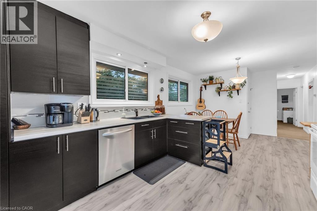 5 BURRWOOD Drive, Hamilton, Ontario, L9C3S9 — Photo 13