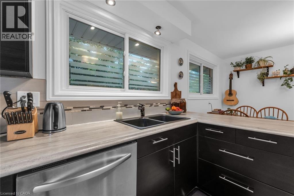 5 BURRWOOD Drive, Hamilton, Ontario, L9C3S9 — Photo 14