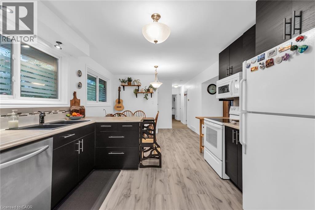 5 BURRWOOD Drive, Hamilton, Ontario, L9C3S9 — Photo 15