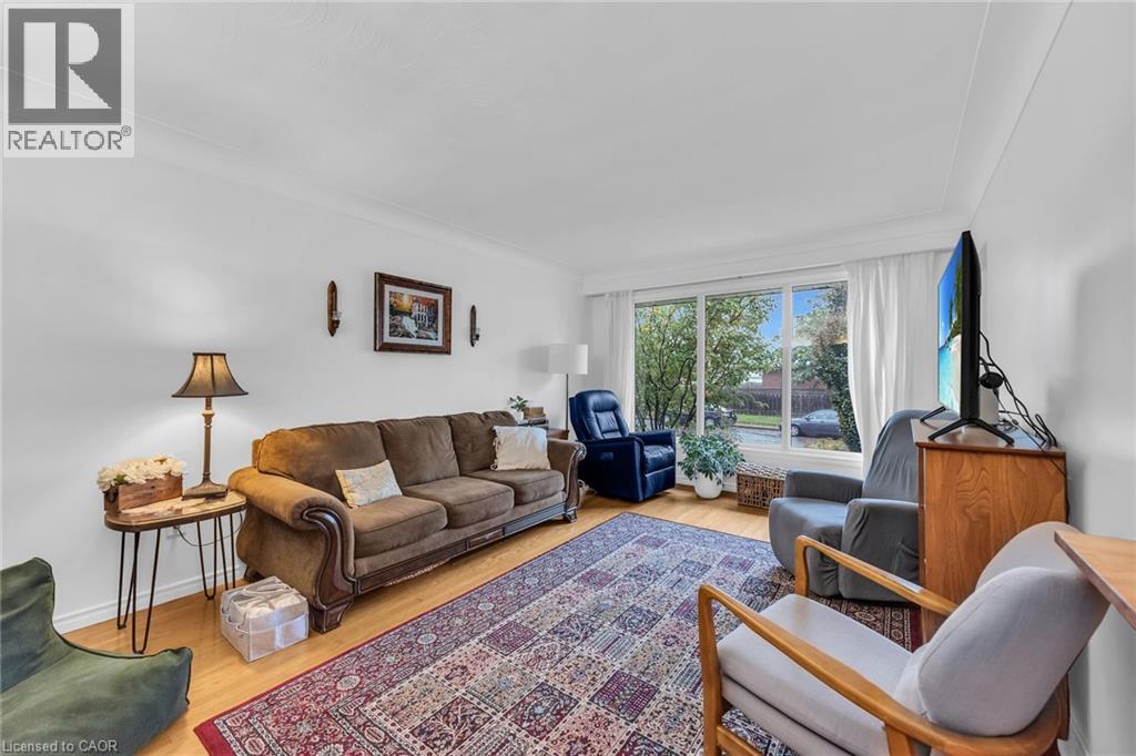 5 BURRWOOD Drive, Hamilton, Ontario, L9C3S9 — Photo 17