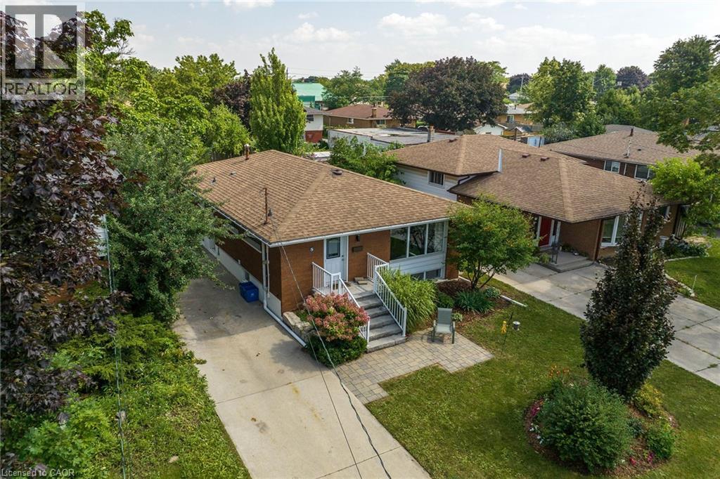 5 BURRWOOD Drive, Hamilton, Ontario, L9C3S9 — Photo 2