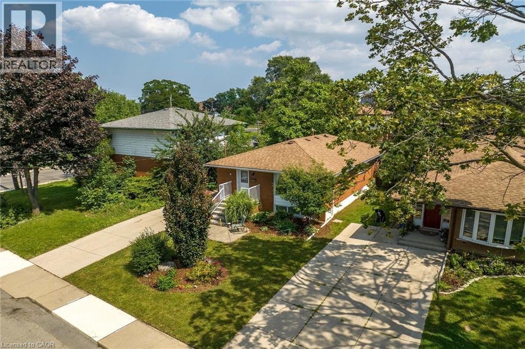 5 BURRWOOD Drive, Hamilton, Ontario, L9C3S9 — Photo 4