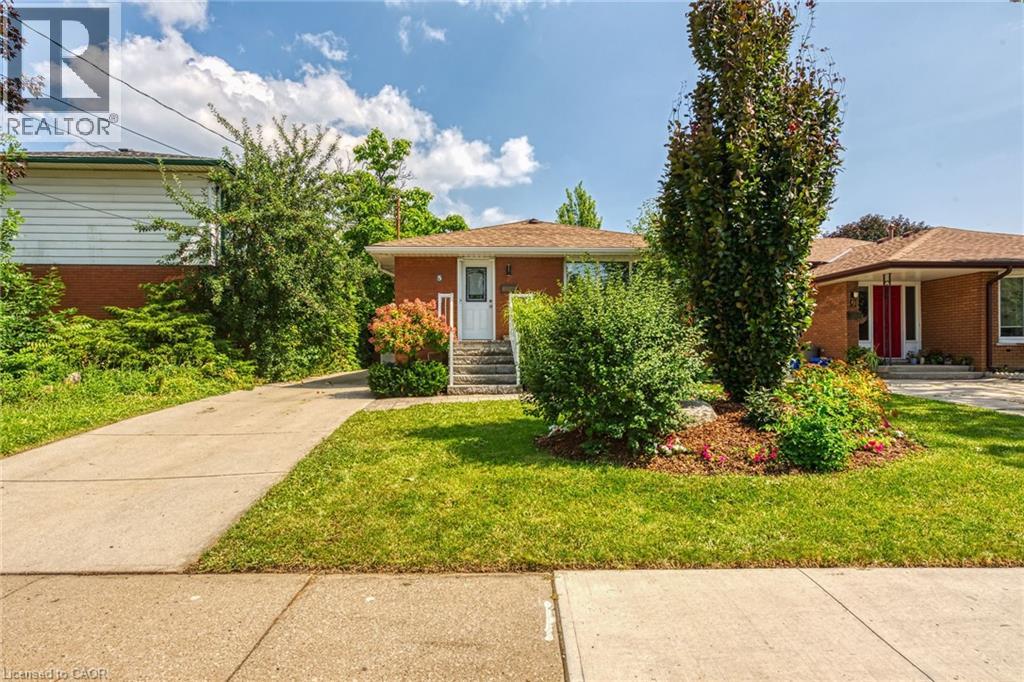 5 BURRWOOD Drive, Hamilton, Ontario, L9C3S9 — Photo 8