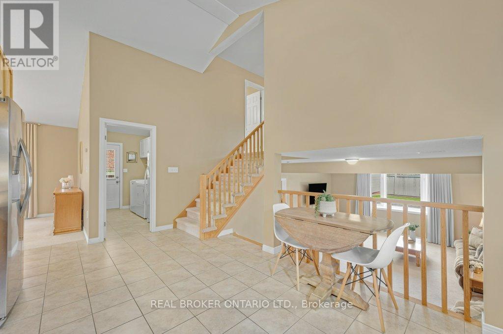 51 SUNDANCE CRESCENT, Hamilton, Ontario, L0R1P0 — Photo 5
