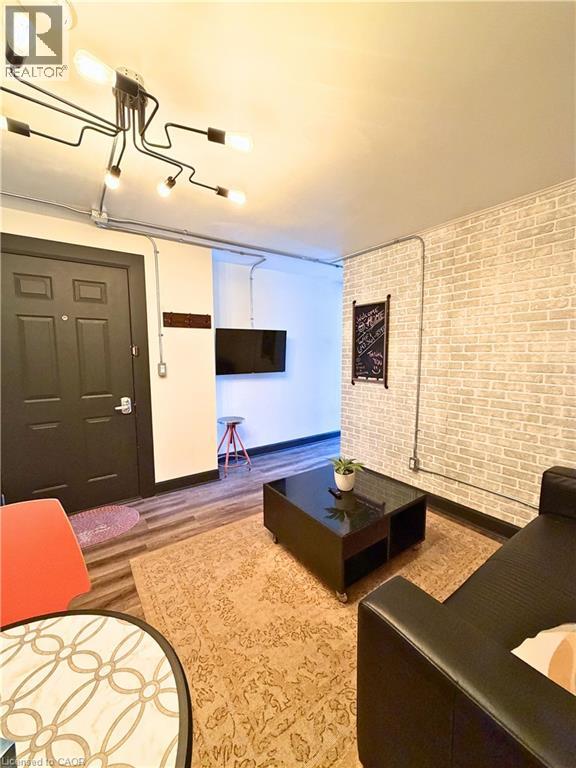 1129 MAIN Street E Unit# 1, Hamilton, Ontario, L8M1P2 — Photo 13