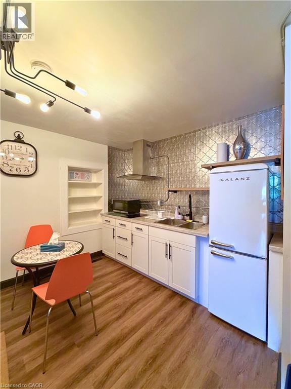 1129 MAIN Street E Unit# 1, Hamilton, Ontario, L8M1P2 — Photo 14