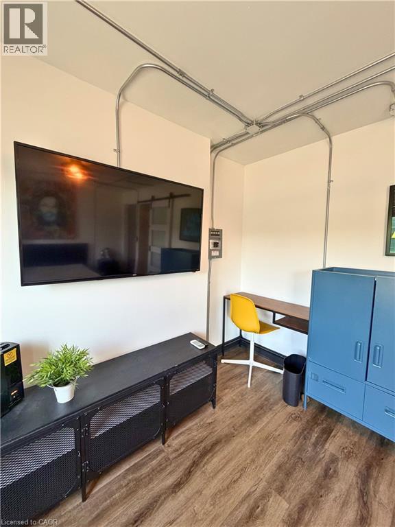 1129 MAIN Street E Unit# 1, Hamilton, Ontario, L8M1P2 — Photo 3