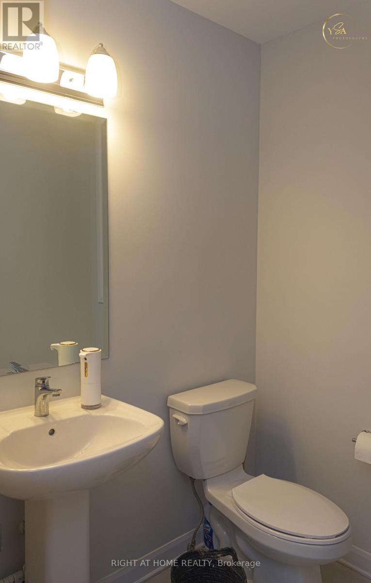 323 TOURING WAY, Ottawa, Ontario, K2J6P1 — Photo 3
