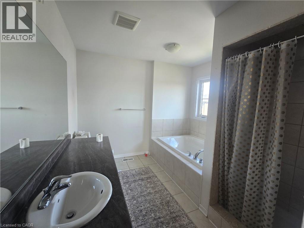 200 BEDROCK Drive, Stoney Creek, Ontario, L8J0M2 — Photo 25