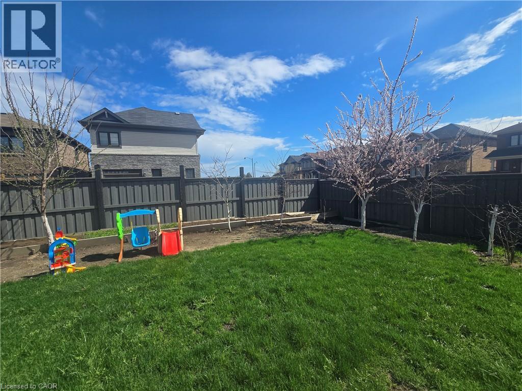 200 BEDROCK Drive, Stoney Creek, Ontario, L8J0M2 — Photo 35