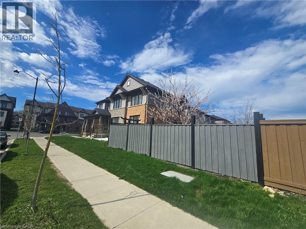 200 BEDROCK Drive, Stoney Creek, Ontario, L8J0M2 — Photo 8