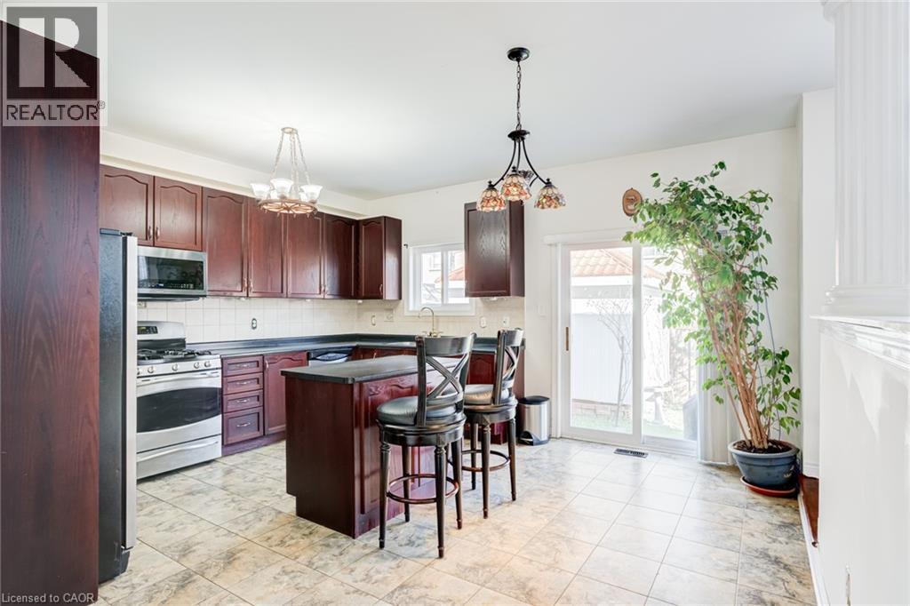 37 DENIM Drive, Brampton, Ontario, L6P2R3 — Photo 11