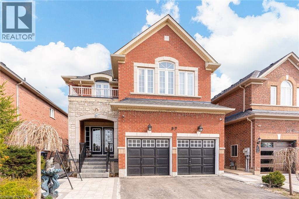 37 DENIM Drive, Brampton, Ontario, L6P2R3 — Photo 3