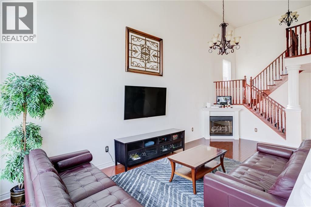 37 DENIM Drive, Brampton, Ontario, L6P2R3 — Photo 6