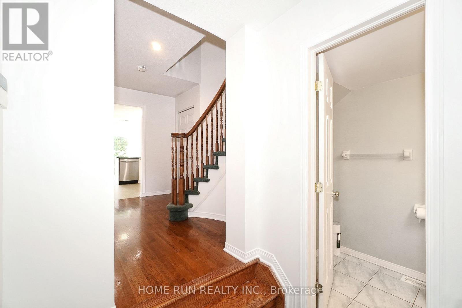 9 ANGUS DRIVE, Ottawa, Ontario, K2L4E6 — Photo 3