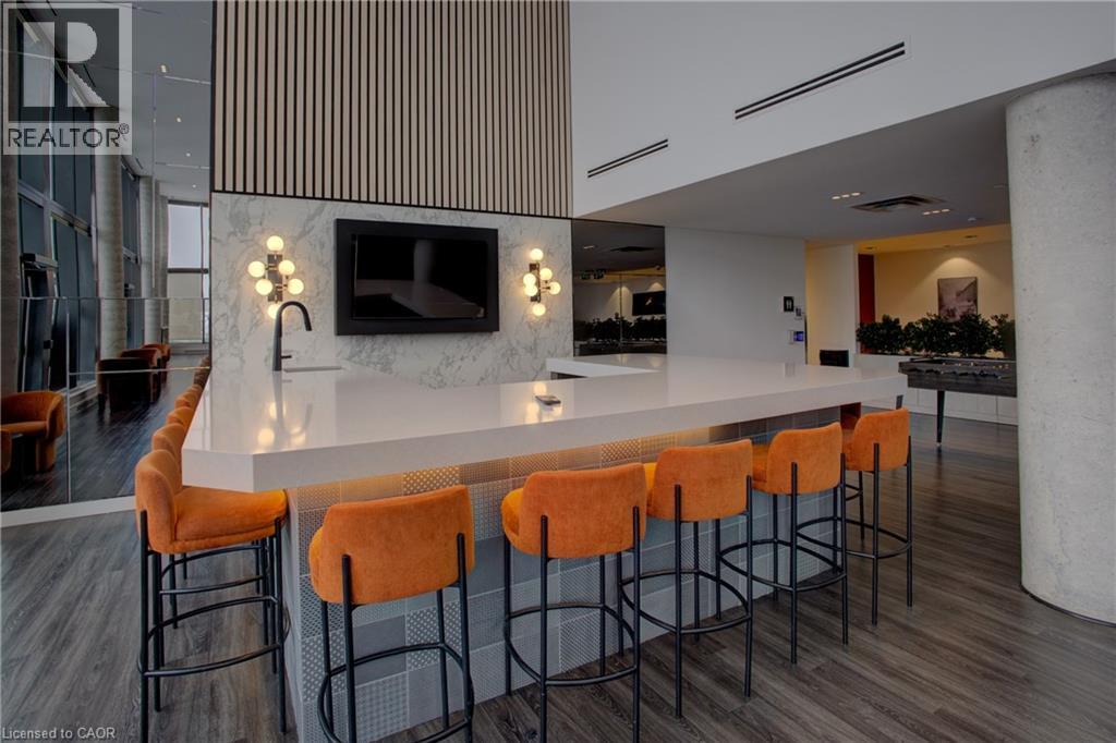 15 WELLINGTON Street Unit# 2002, Kitchener, Ontario, N2G2E6 — Photo 15