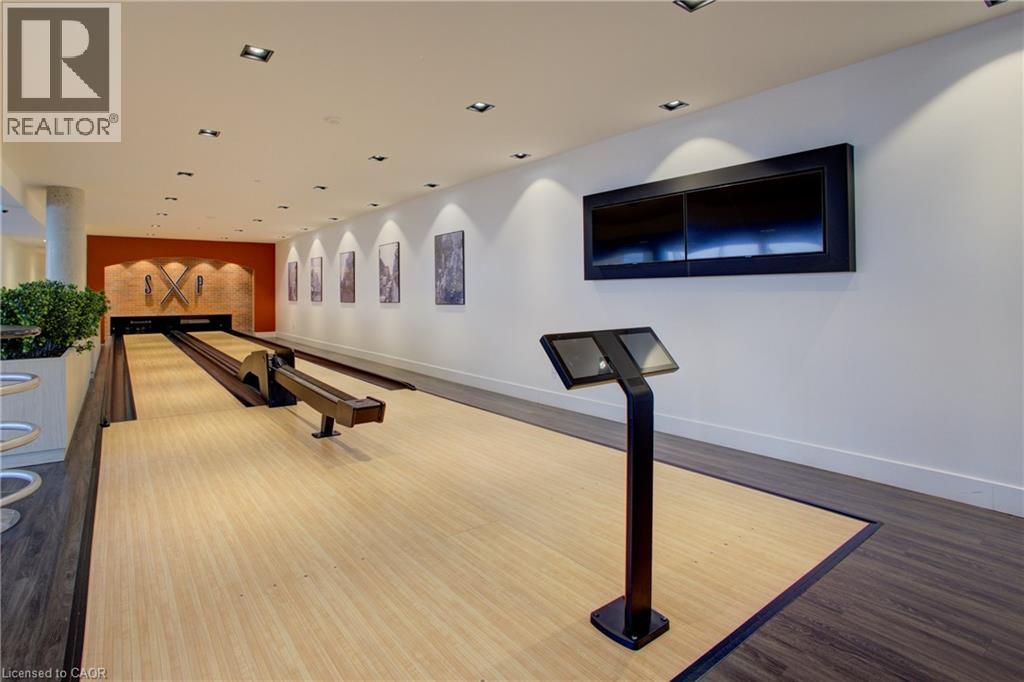 15 WELLINGTON Street Unit# 2002, Kitchener, Ontario, N2G2E6 — Photo 20