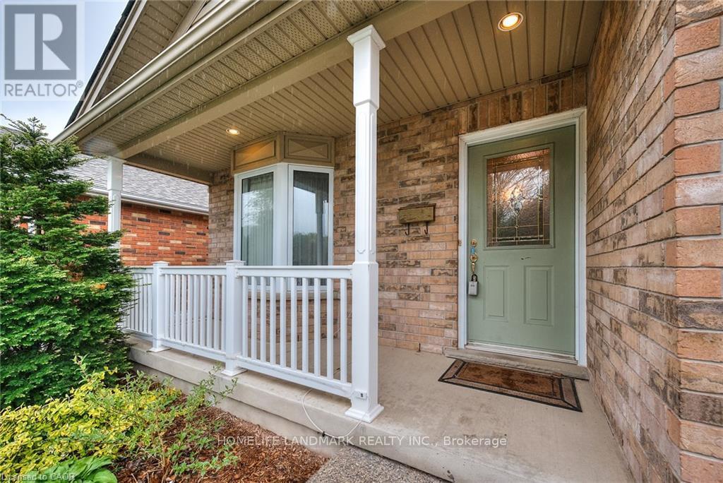 571 BRIGANTINE DRIVE, Waterloo, Ontario, N2K4A7 — Photo 2