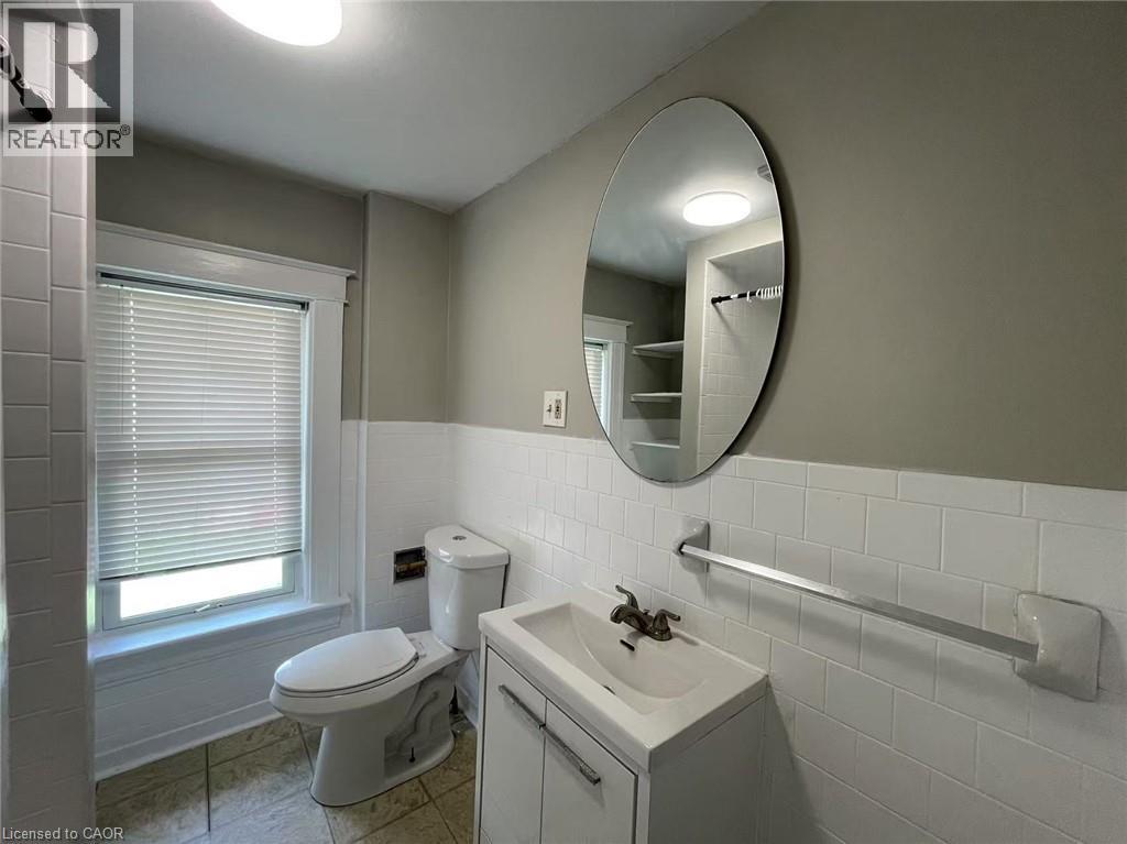 12 CARLETON Street N, Thorold, Ontario, L2V2A3 — Photo 16