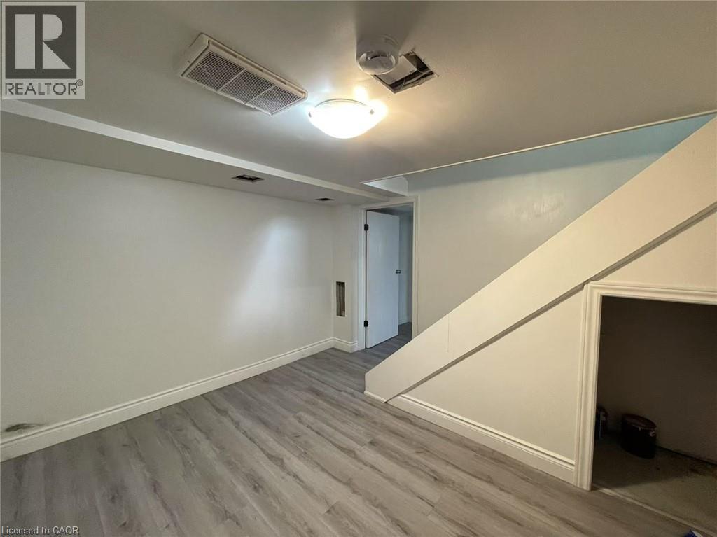 12 CARLETON Street N, Thorold, Ontario, L2V2A3 — Photo 23