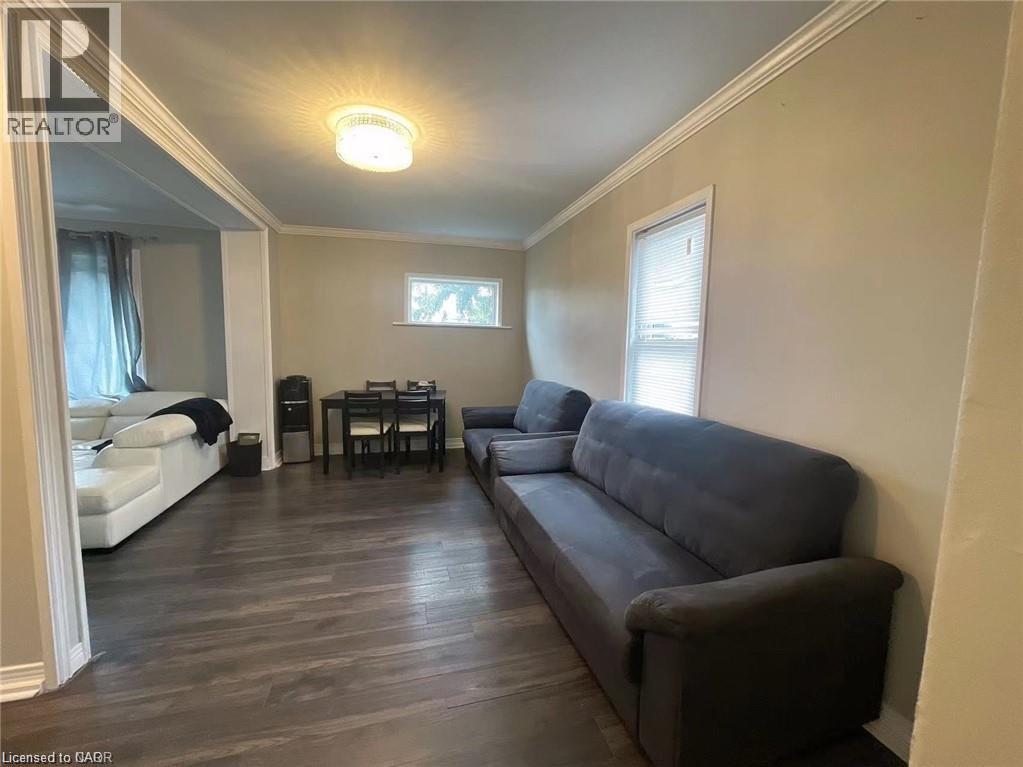12 CARLETON Street N, Thorold, Ontario, L2V2A3 — Photo 7