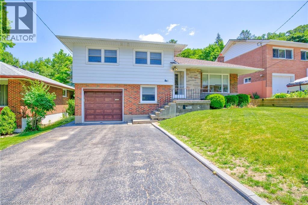 31 BRODICK Street, Hamilton, Ontario, L8S3E3 — Photo 2