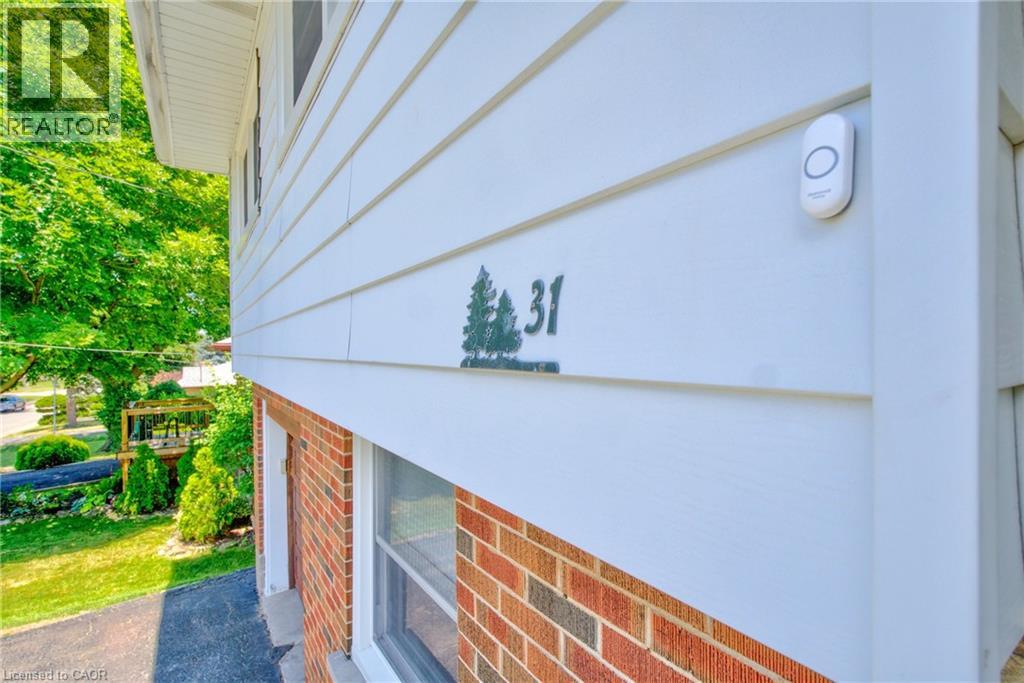 31 BRODICK Street, Hamilton, Ontario, L8S3E3 — Photo 4