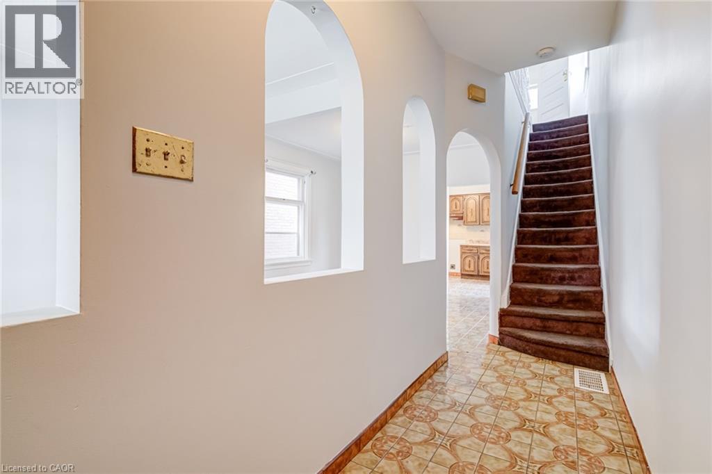 53 SHERMAN Avenue N, Hamilton, Ontario, L8L6M1 — Photo 6