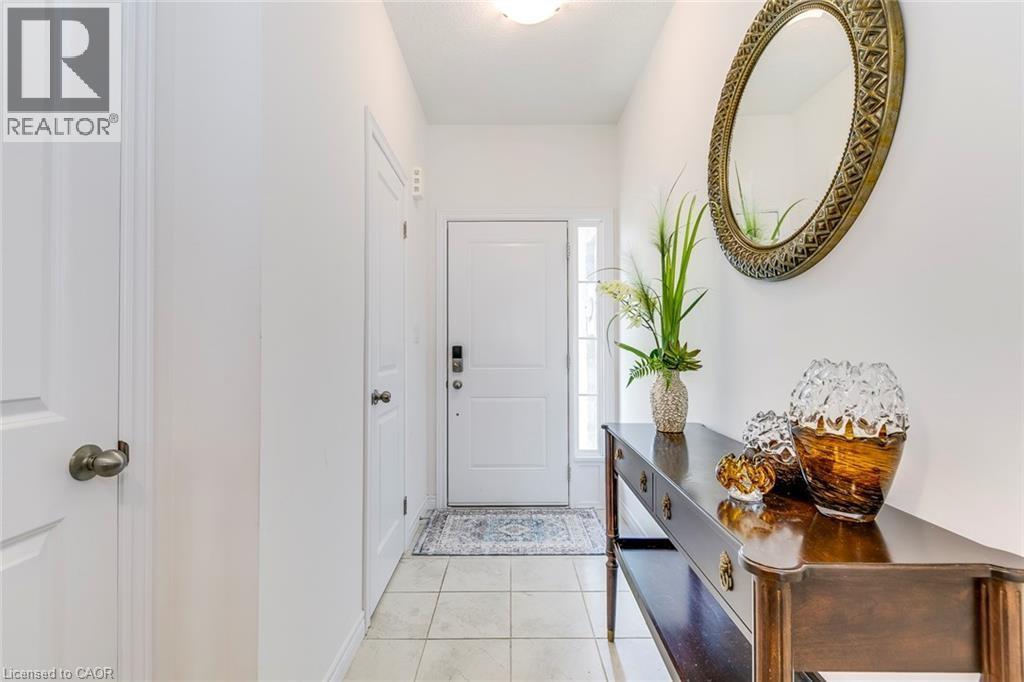 16 DAYMAN Drive, Ancaster, Ontario, L9K0J9 — Photo 2