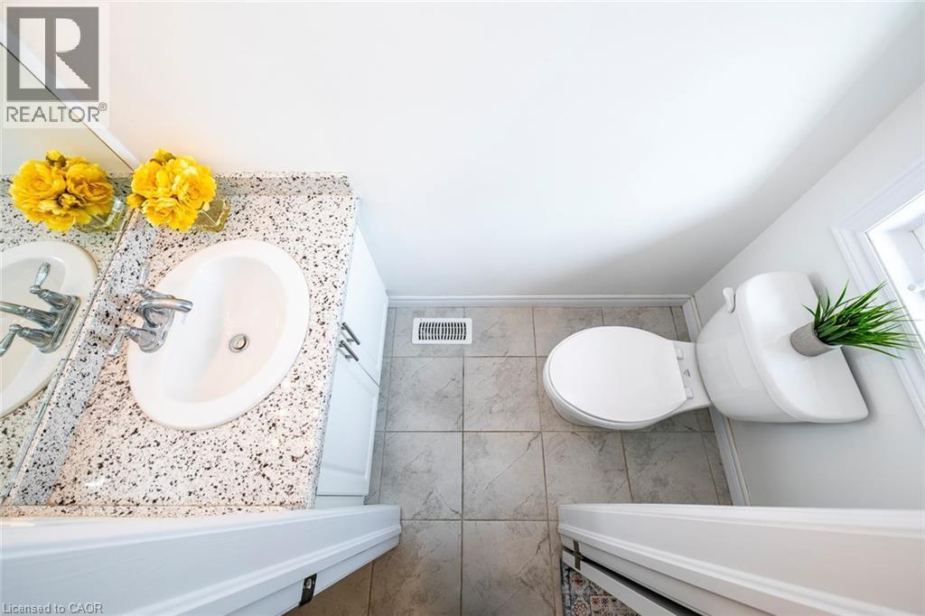 16 DAYMAN Drive, Ancaster, Ontario, L9K0J9 — Photo 9