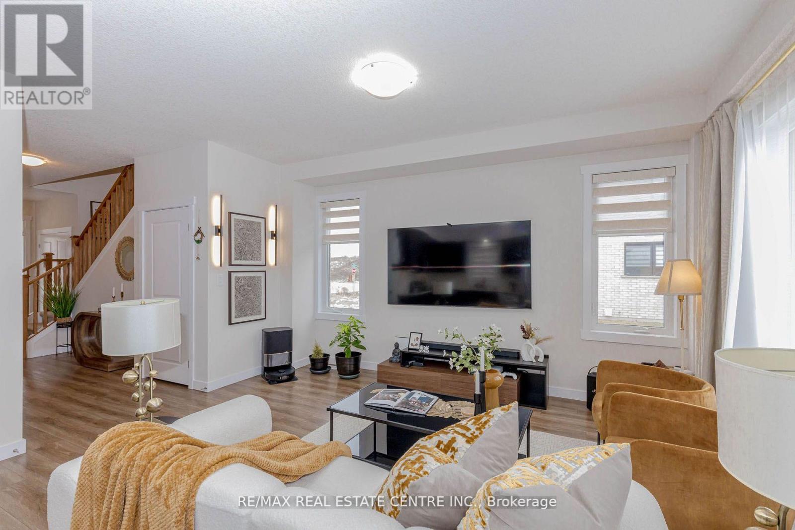 8 MOON CRESCENT, Cambridge, Ontario, N1S0C4 — Photo 14