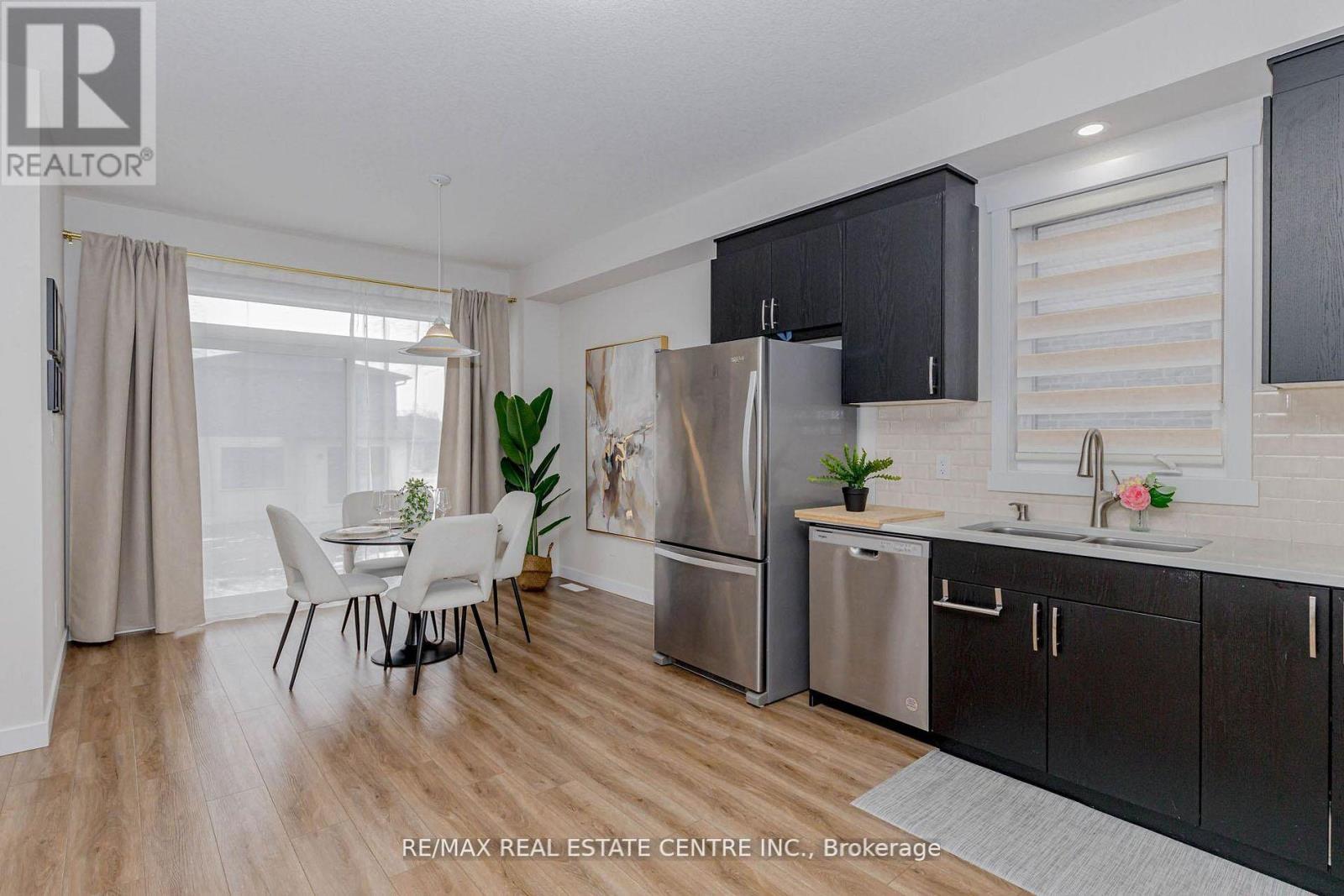 8 MOON CRESCENT, Cambridge, Ontario, N1S0C4 — Photo 21