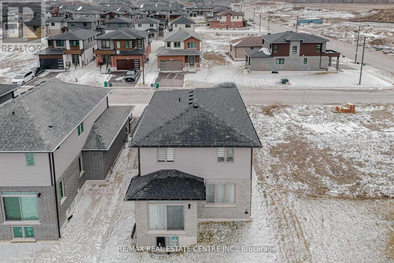 8 MOON CRESCENT, Cambridge, Ontario, N1S0C4 — Photo 38