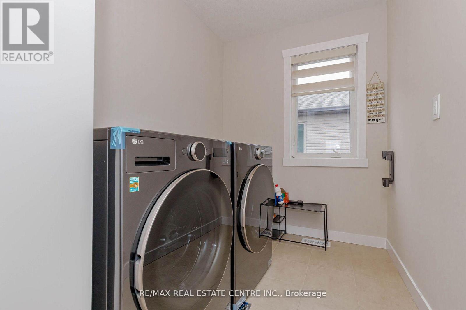 8 MOON CRESCENT, Cambridge, Ontario, N1S0C4 — Photo 39