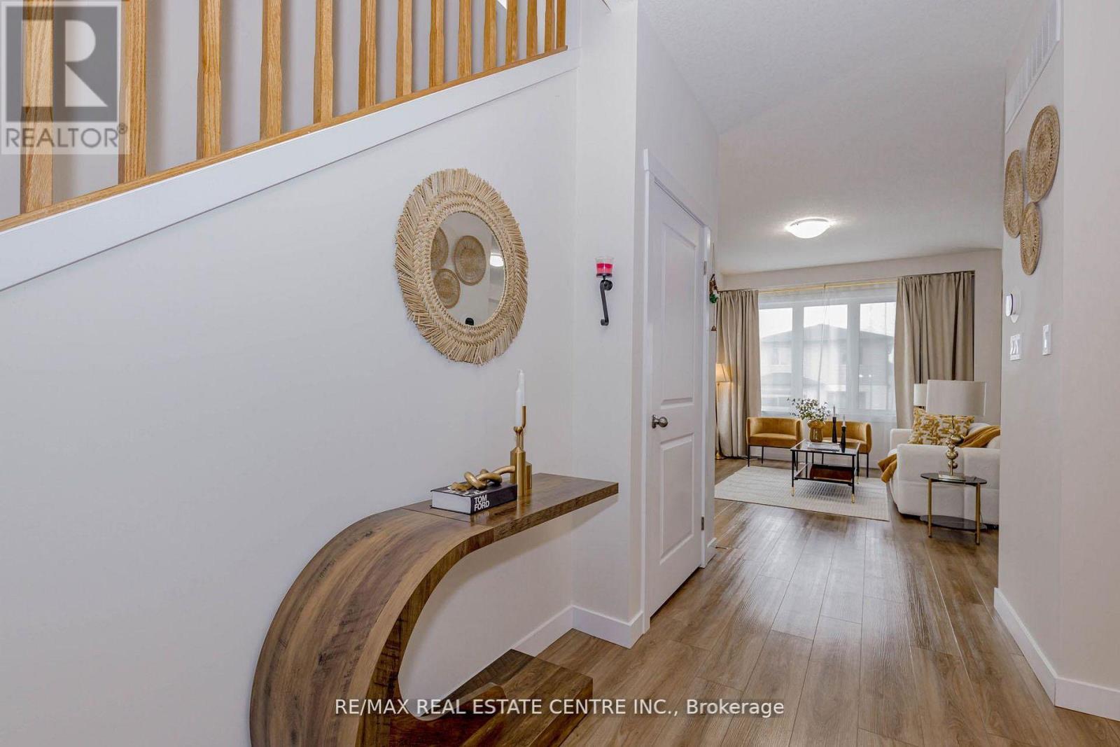 8 MOON CRESCENT, Cambridge, Ontario, N1S0C4 — Photo 7