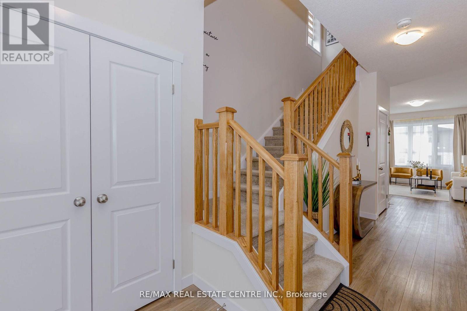 8 MOON CRESCENT, Cambridge, Ontario, N1S0C4 — Photo 9