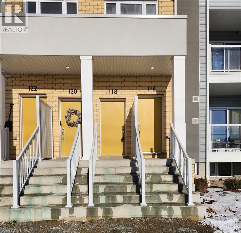 118 SEABROOK Drive, Kitchener, Ontario, N2R1Y1 — Photo 2