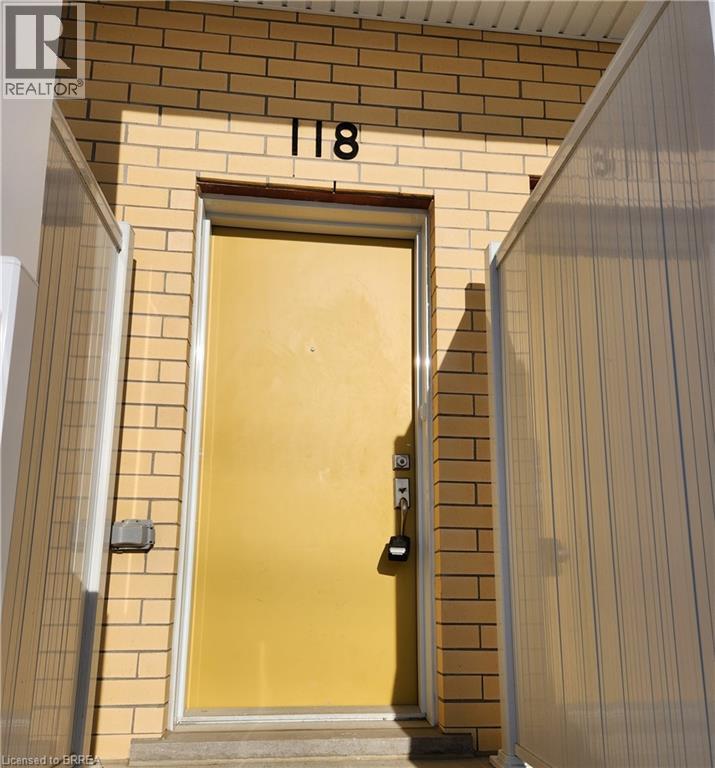 118 SEABROOK Drive, Kitchener, Ontario, N2R1Y1 — Photo 3