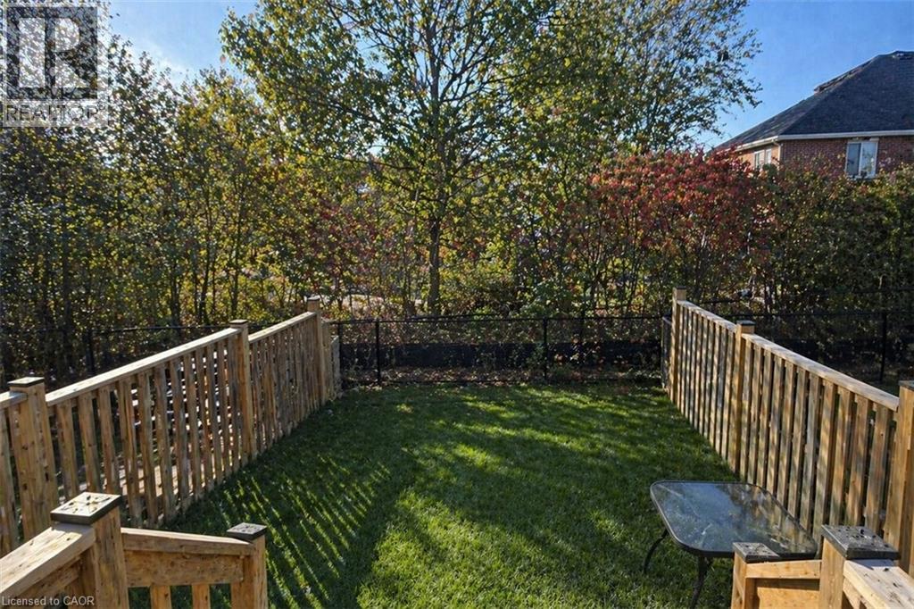 65 MEADOWRIDGE Street, Kitchener, Ontario, N2P0E2 — Photo 2