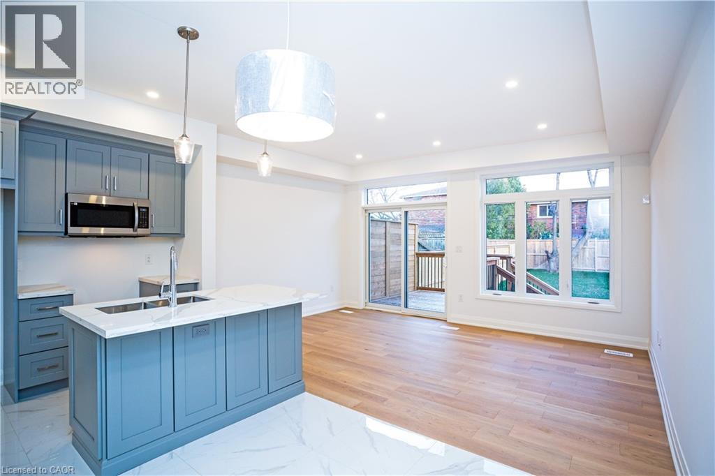 31 DANA Drive, Hamilton, Ontario, L9A3H7 — Photo 8