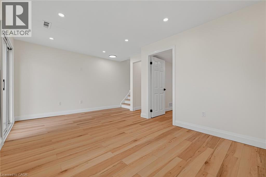 101 ANASTASIA Crescent, Brantford, Ontario, N3P2A8 — Photo 16