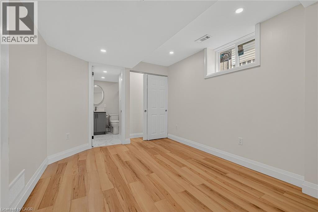 101 ANASTASIA Crescent, Brantford, Ontario, N3P2A8 — Photo 17