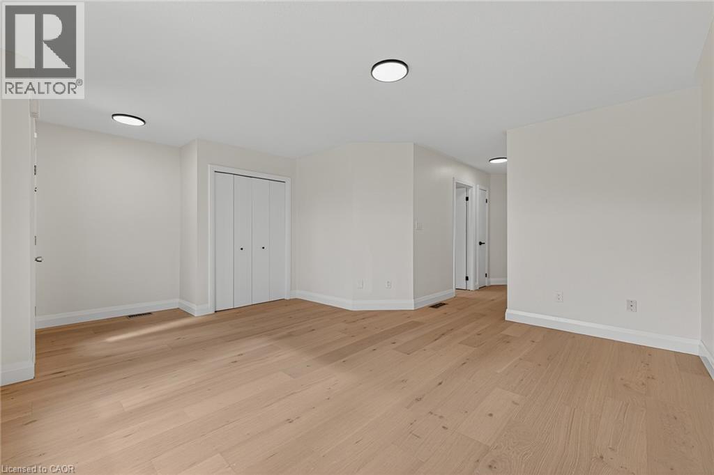 101 ANASTASIA Crescent, Brantford, Ontario, N3P2A8 — Photo 4