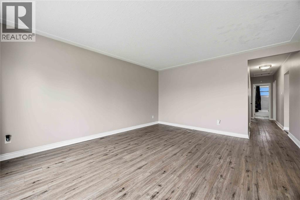 1010 MEIGHEN CRESCENT, Sarnia, Ontario, N7S1A8 — Photo 11