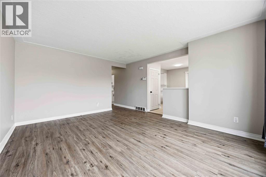 1010 MEIGHEN CRESCENT, Sarnia, Ontario, N7S1A8 — Photo 13