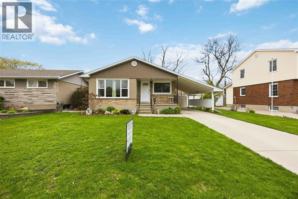 1010 MEIGHEN CRESCENT, Sarnia, Ontario, N7S1A8 — Photo 2