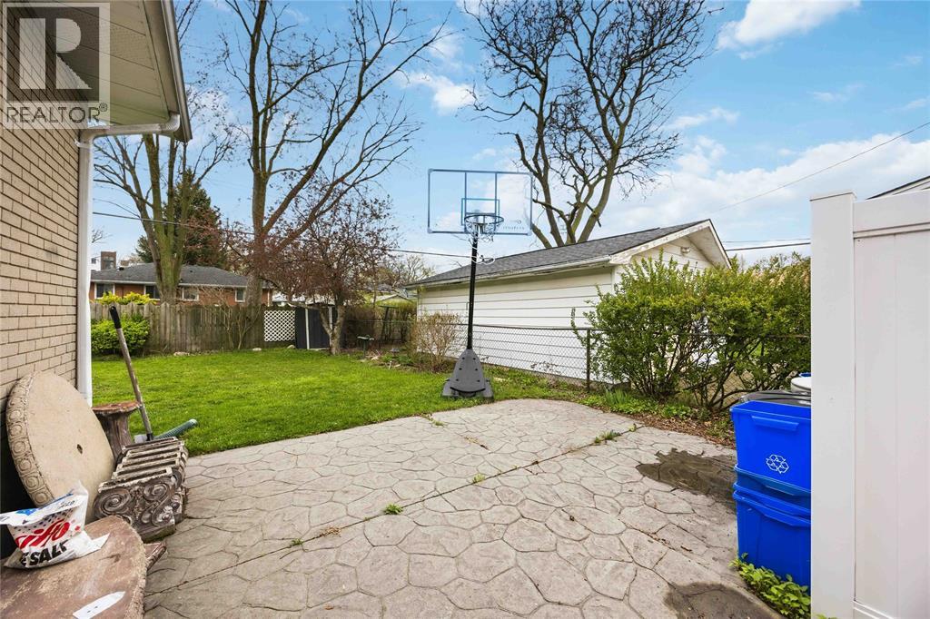 1010 MEIGHEN CRESCENT, Sarnia, Ontario, N7S1A8 — Photo 29