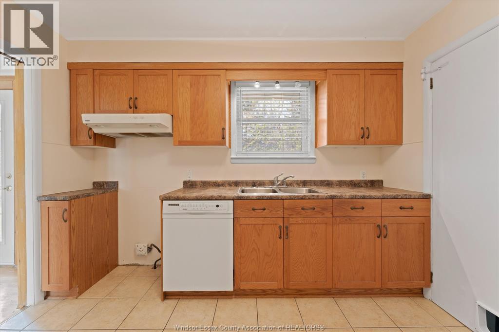 4045 DOUGALL, Windsor, Ontario, N9G1X4 — Photo 16
