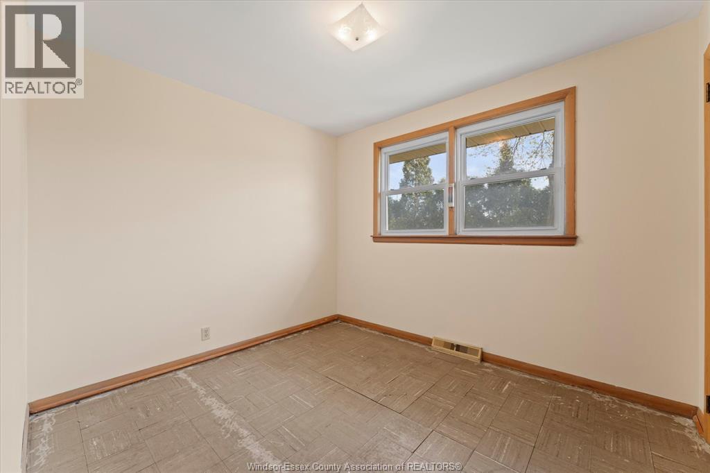 4045 DOUGALL, Windsor, Ontario, N9G1X4 — Photo 19