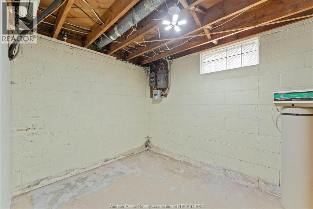 4045 DOUGALL, Windsor, Ontario, N9G1X4 — Photo 30